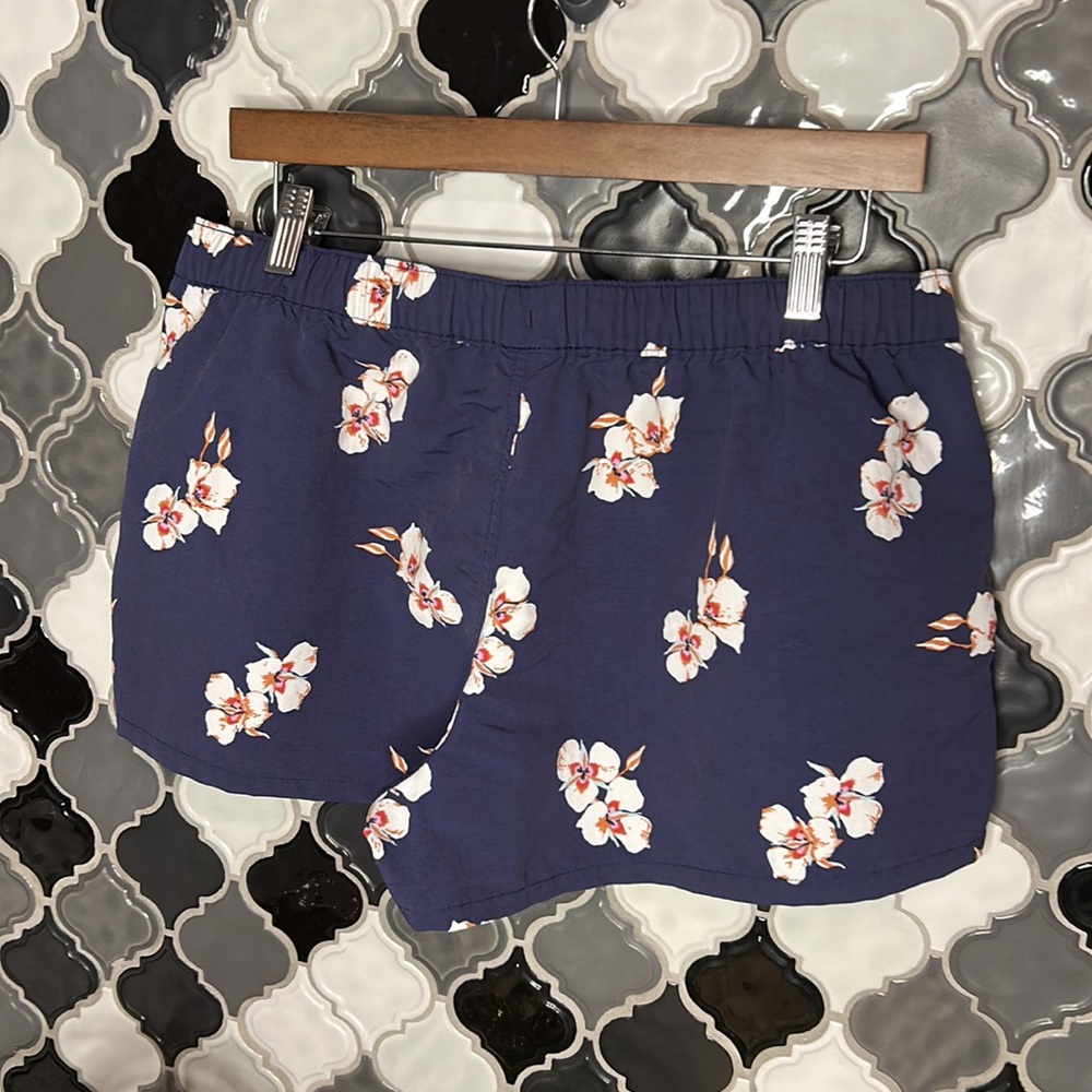 Floral Patagonia Shorts - Picture 3 of 10